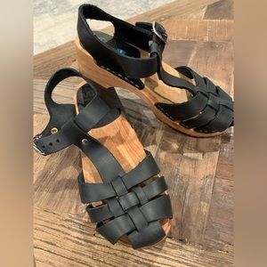 Mia Emily t-strap clog sandals size 37 black leather